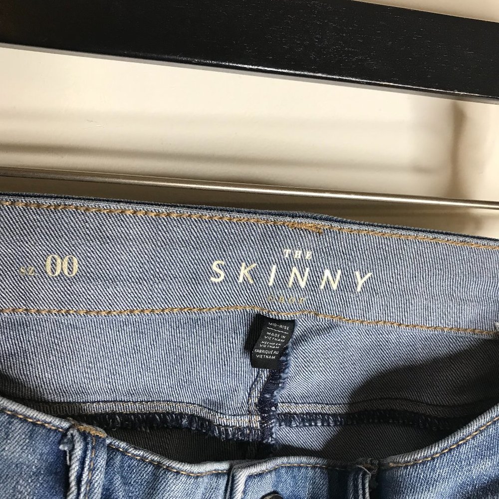 White House Black Market Women's The Skinny Crop Jeans Pearl Accent Blue~Size 00 - Picture 8 of 9